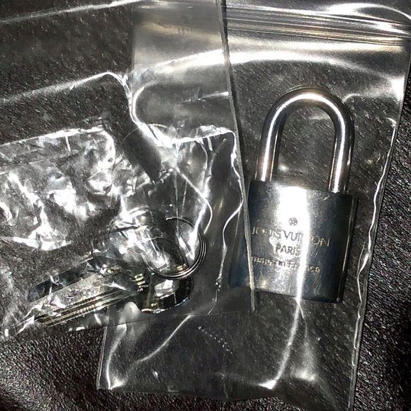 LOUIS VUITTON Palladium Lock and Key Numbers 304 Silver Padlock Rare AUTHENTIC - Picture 6 of 15